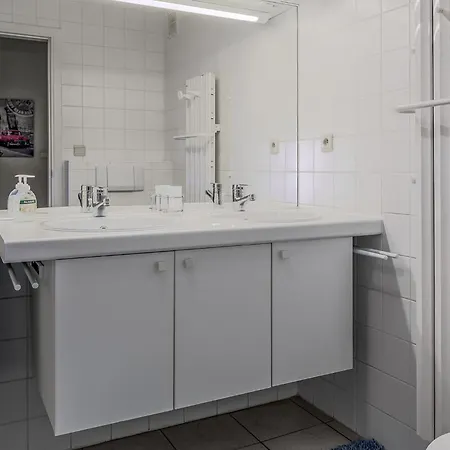 Daire Thornhill, 3202 P Oostduinkerke